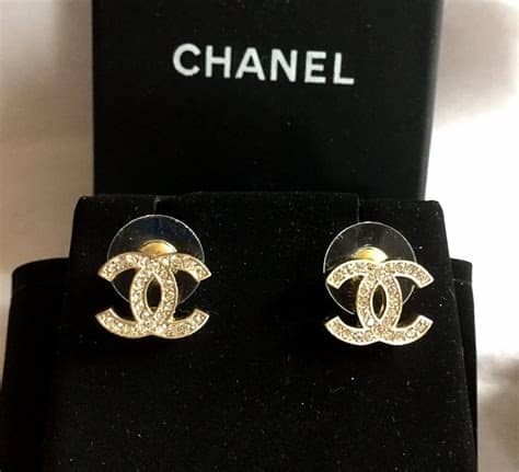 Chanel Earrings Gold