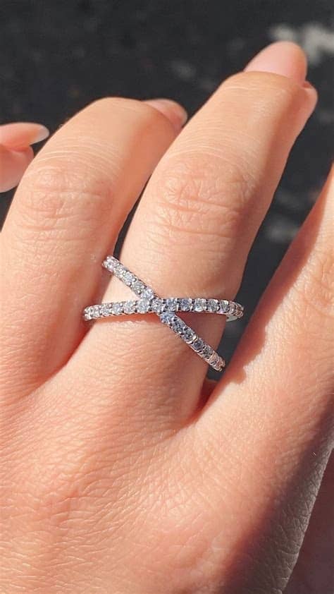 Criss Cross Band Ring