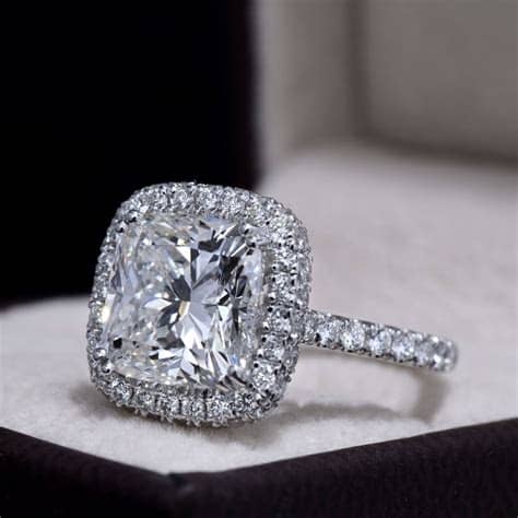 Cushion Cut Engagement Rings Platinum