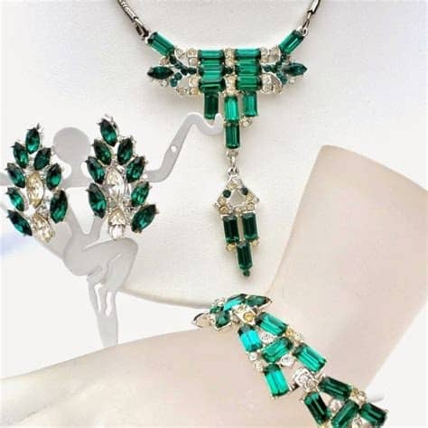 Deco Necklace And Earrings