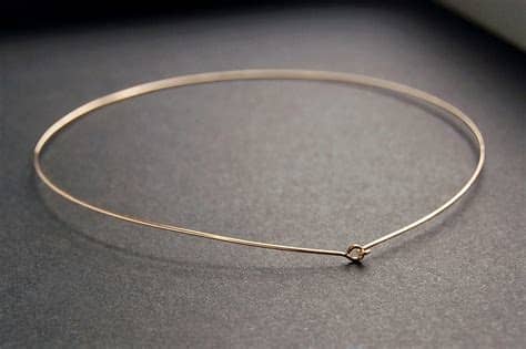 Gold Wire Necklace