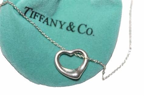 Medium Tiffany Heart Pendant