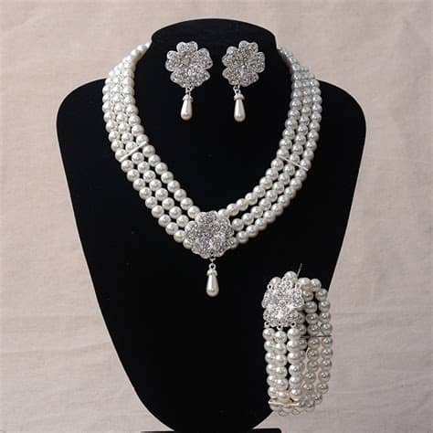 Pearl And Diamond Earring And Necklace Set